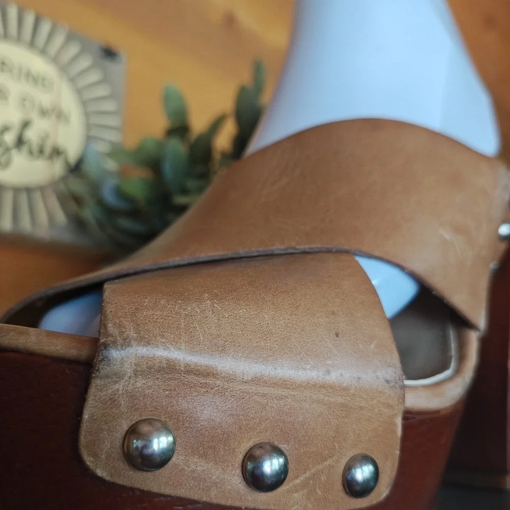 Vince Camuto Elora Studded Brown Leather Wood Platform Cross Strap Sandals Sz 8M - Picture 3 of 12